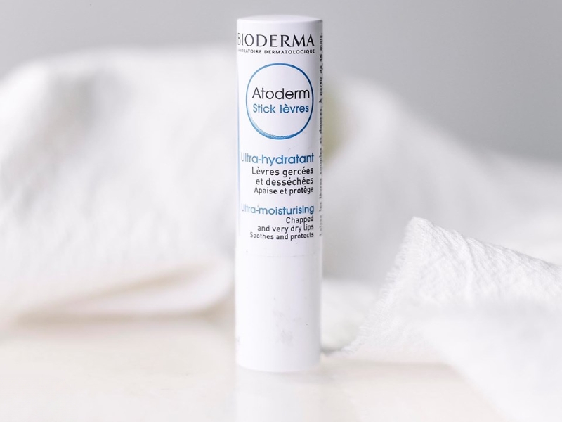 Son dưỡng môi Bioderma Atoderm Stick Lèvres không màu, dưỡng ẩm, căng bóng cho môi khô