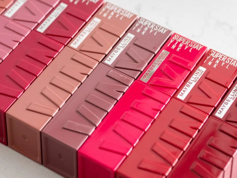 Son kem bóng Maybelline New York Superstay Vinyl Ink cho da trung bình