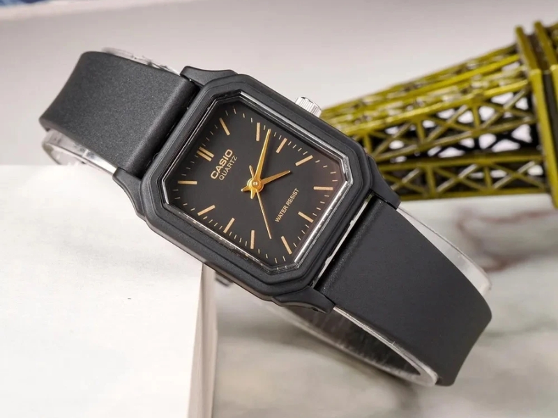 Đồng hồ Casio LQ-142E màu đen