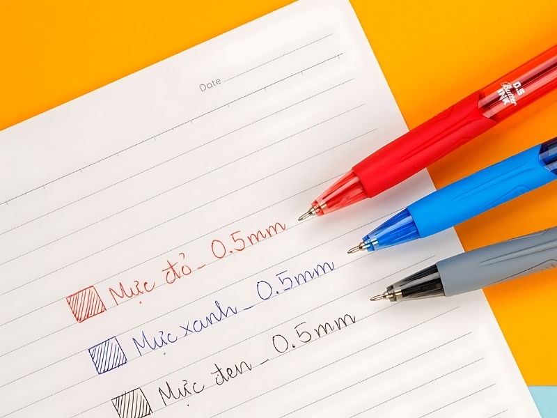 bút bi Thiên Long TL-095 có ba màu đỏ, xanh, đen