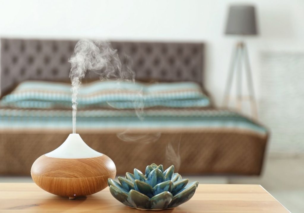 máy khuếch tán tinh dầu trên bàn