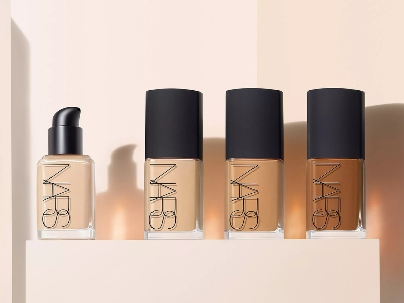 Kem nền Nars Sheer Glow Foundation