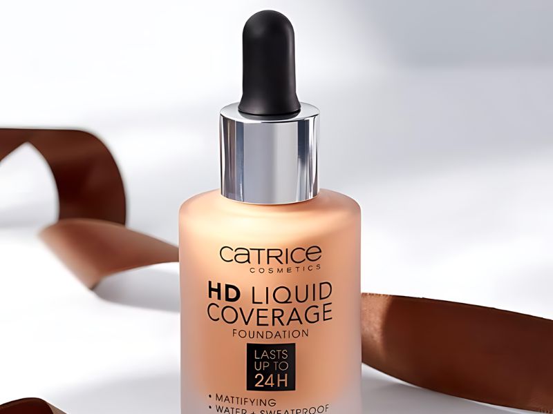 kem nền cho da dầu Catrice 