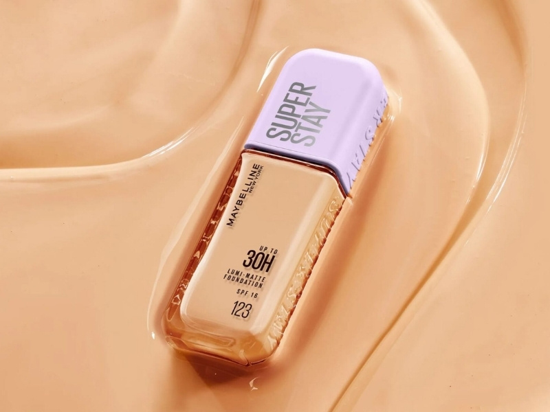 Kem nền giá học sinh Maybelline Superstay Lumi Matte