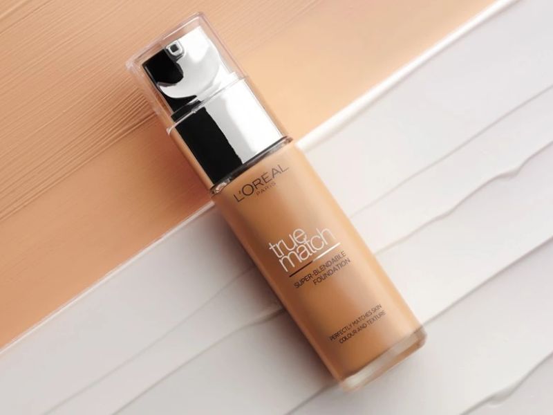 Kem nền mỏng nhẹ bền màu từ L’Oreal