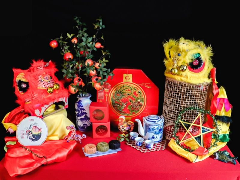 trang trí trung thu cho văn phòng với lồng đèn truyền thống