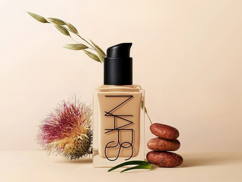 Kem nền Nars Light Reflecting Foundation