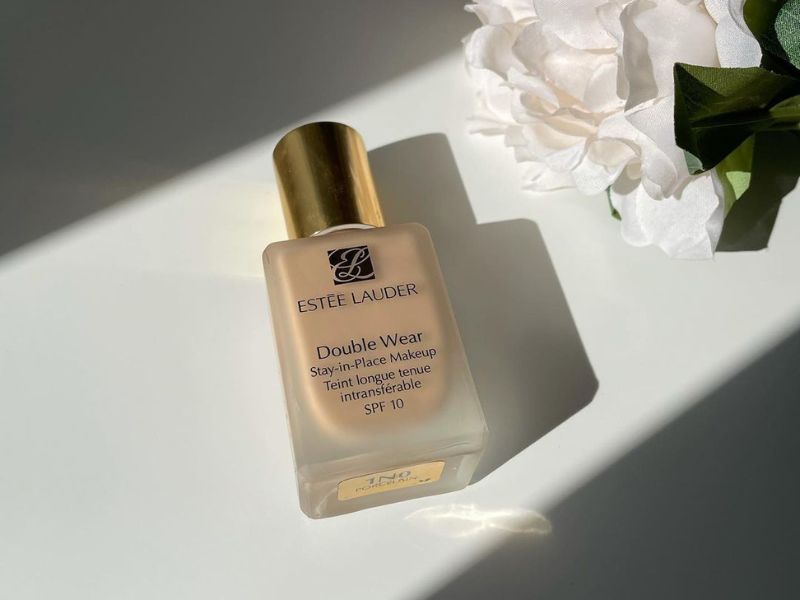 Kem nền cho da dầu từ Estee Lauder 