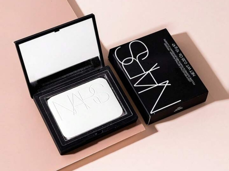 Phấn nén thủy tinh Nars Light Reflecting Pressed Setting Powder