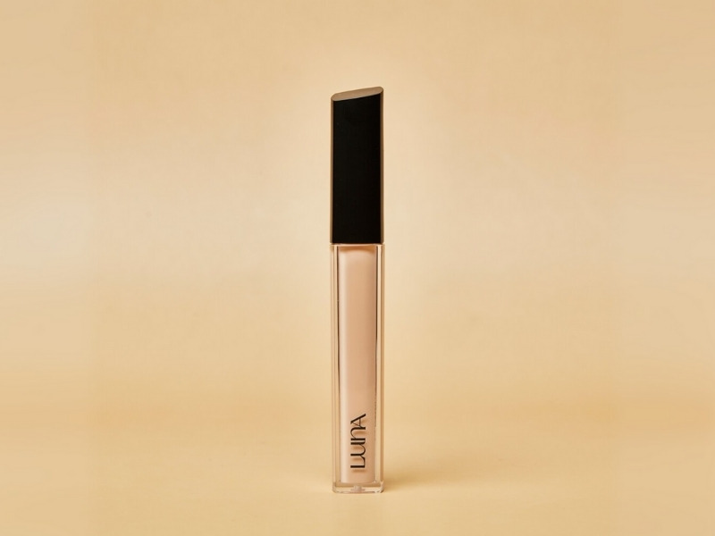 Kem che khuyết điểm Luna LongLasting nắp đen