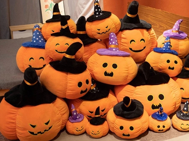 Gối bông Halloween