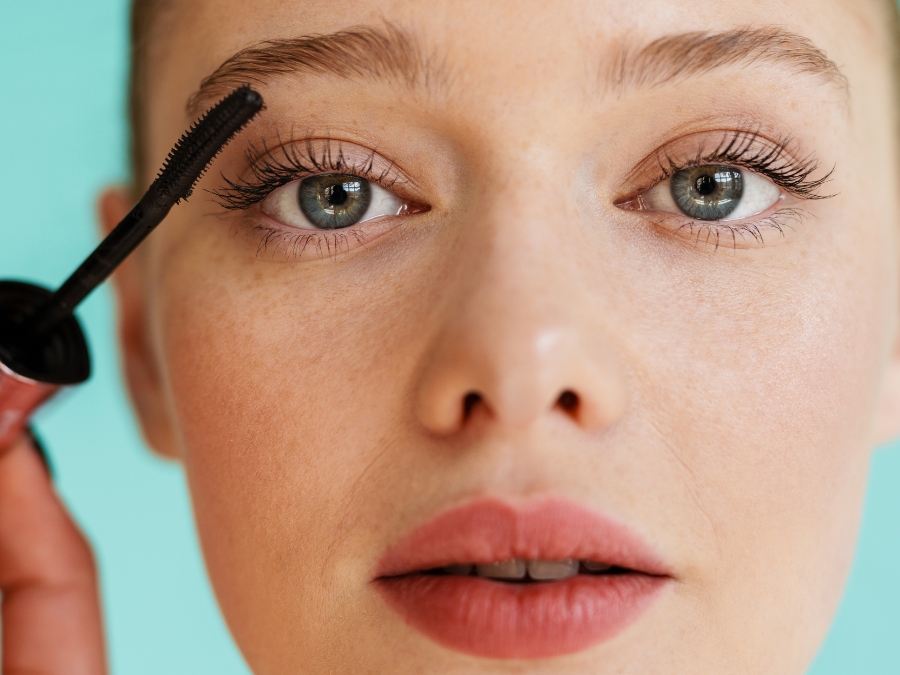 Sử dụng mascara