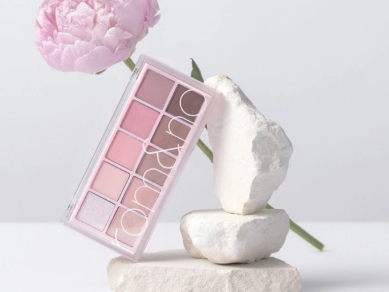 Bảng phấn mắt 10 màu siêu lấp lánh Hàn Quốc Romand Better Than Palette