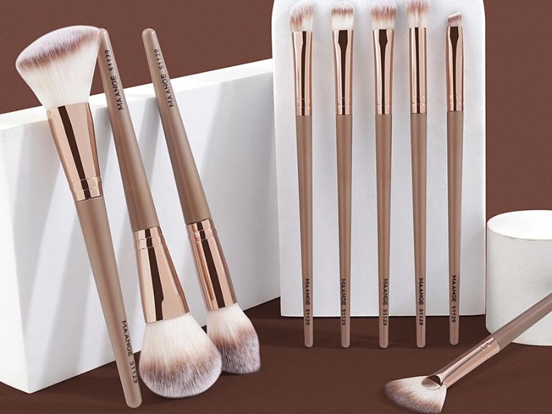 Cọ MAANGE là cọ makeup 