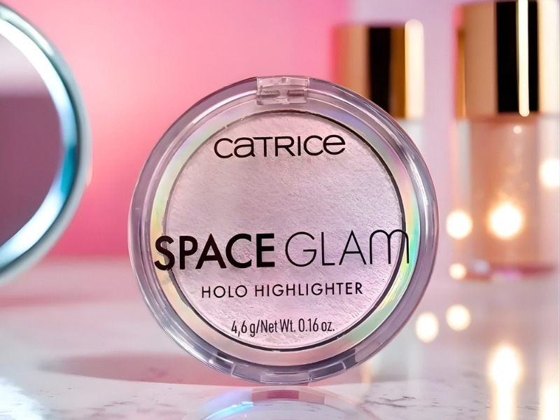 Phấn highlight Catrice Space Glam Holo