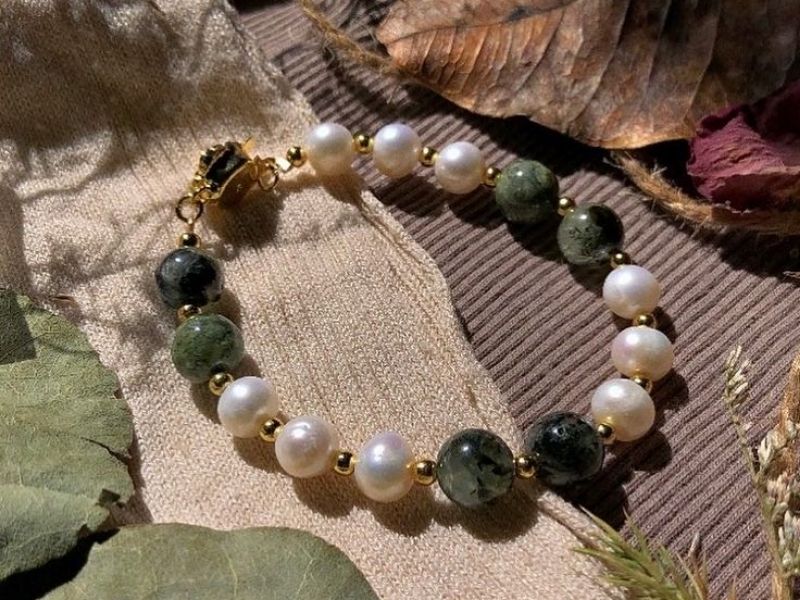 Màu xanh lá tượng trưng cho mệnh mộc