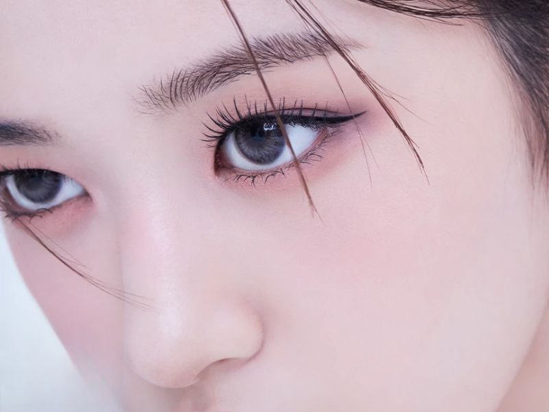 Kẻ mắt kiểu đuôi cá