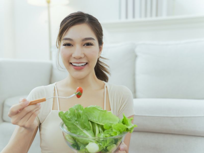ăn salad lành mạnh