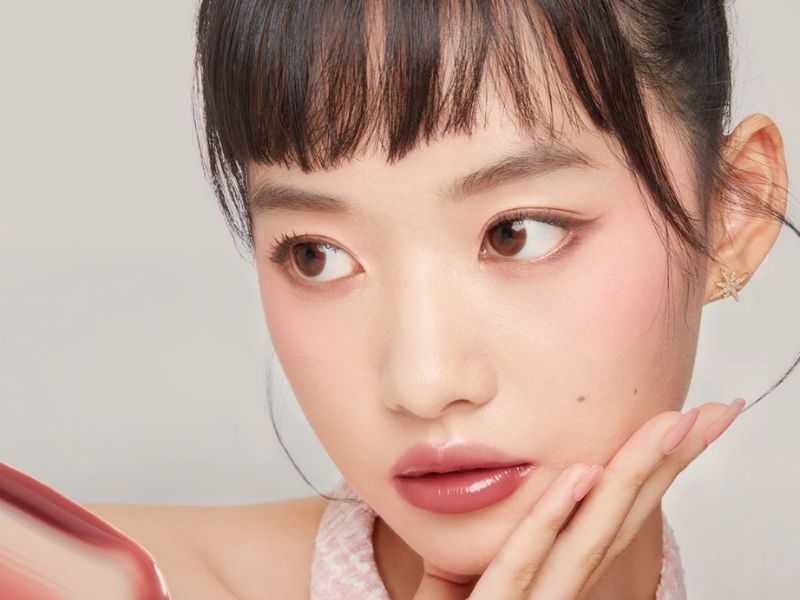 cách đánh son cho môi mỏng