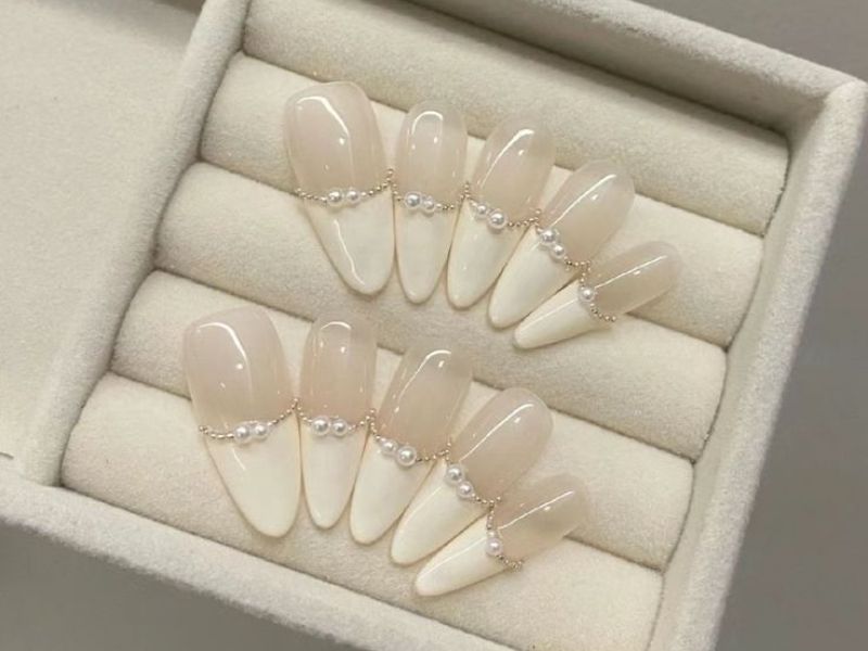 nail box màu trắng dài