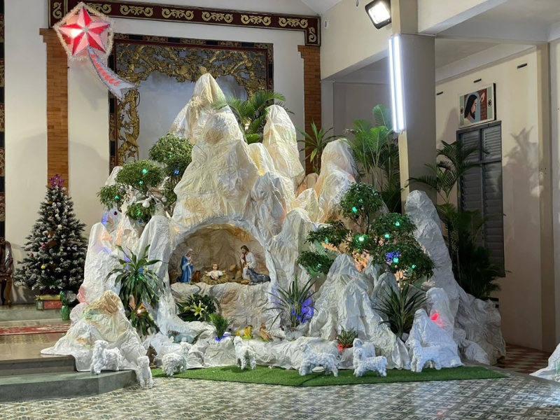 Trang trí Noel ngoài trời bằng các tiểu cảnh