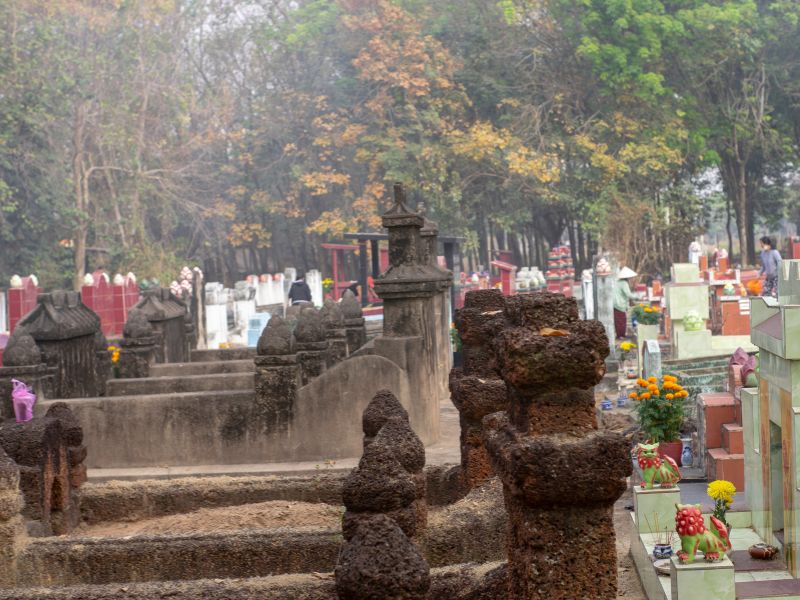 thăm mộ người đã khuất