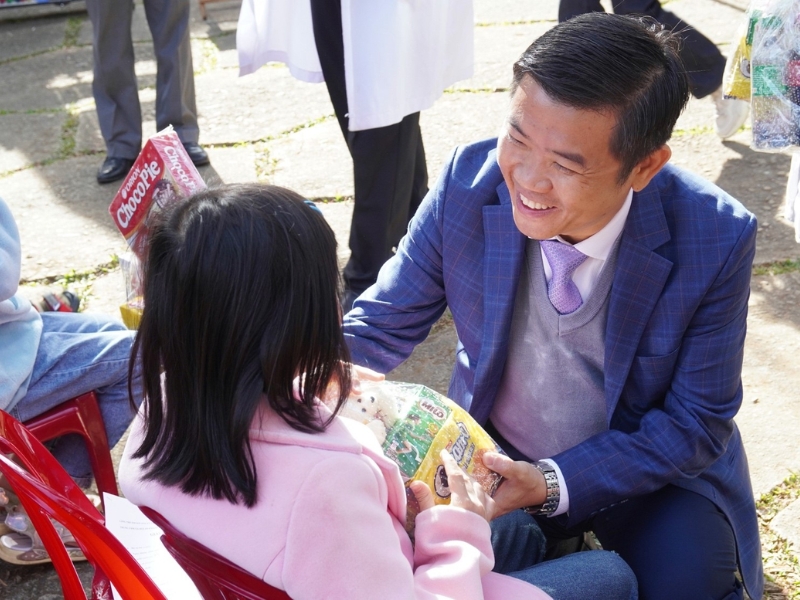 Tham gia thiện nguyện ngày Tết