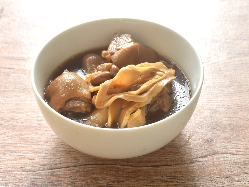 Canh măng móng giò