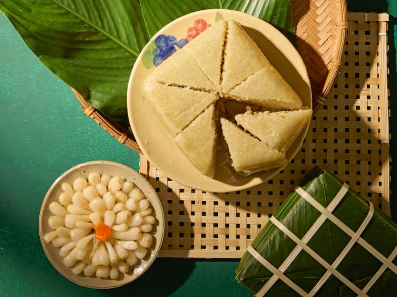 Bánh chưng ăn kèm dưa món