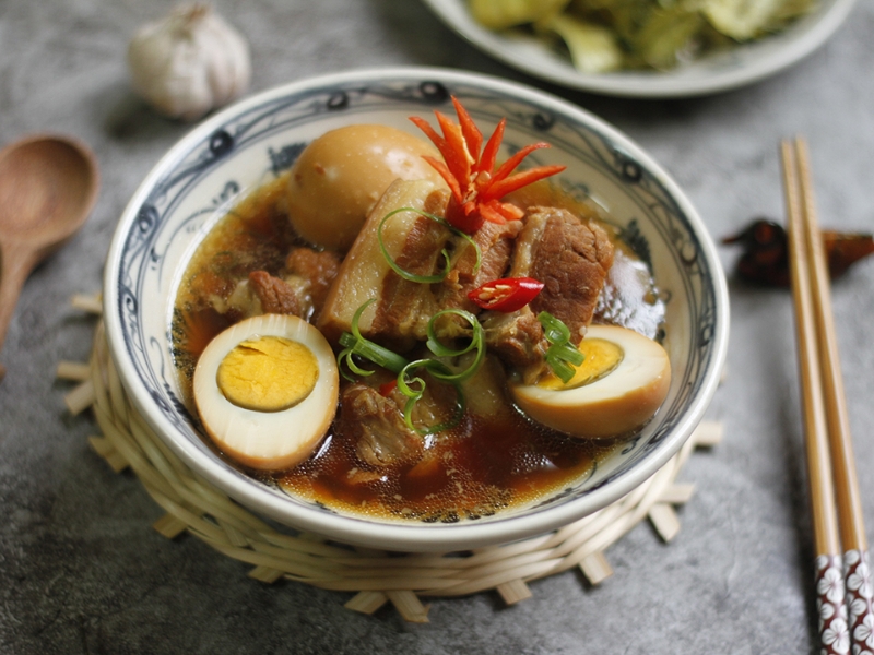 thịt kho trứng
