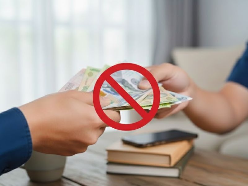 tránh vay mượn tiền mùng 1