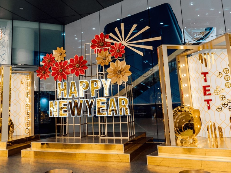 trang trí văn phòng hiện đại ngày tết