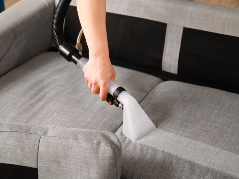 máy hút bụi vệ sinh sofa