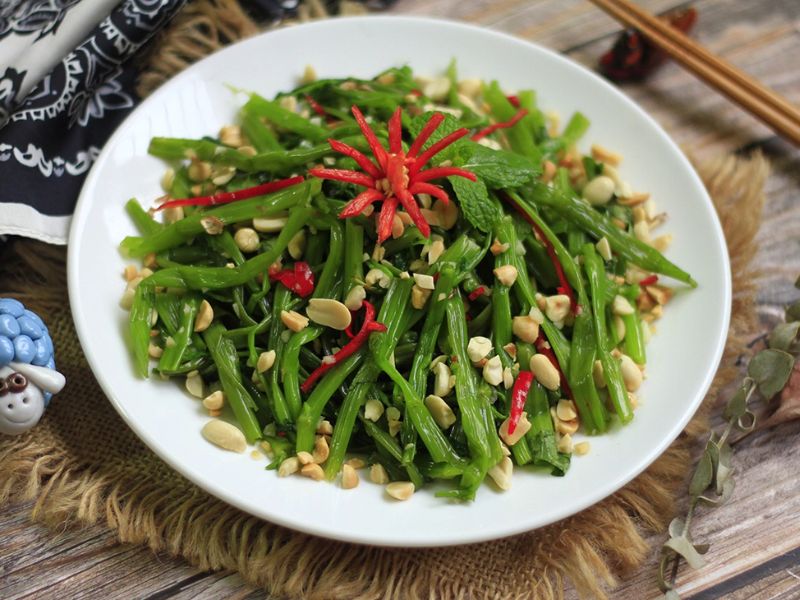 Nộm rau muống