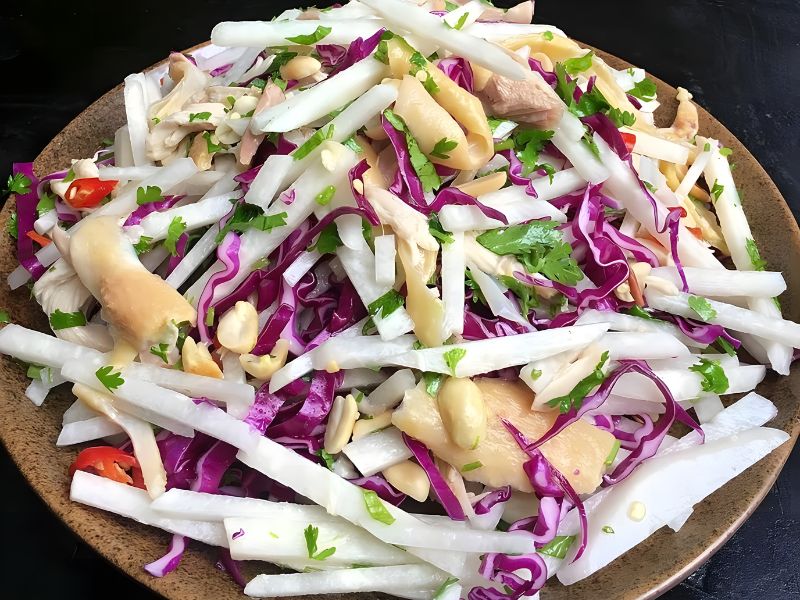 Nộm gà củ đậu ngày tết
