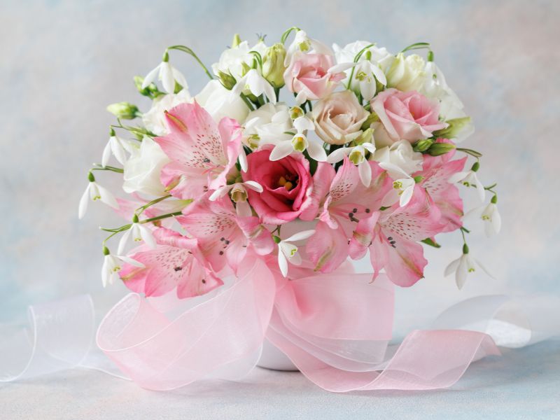 tạo điểm nhấn cho hoa cát tường với ruy băng