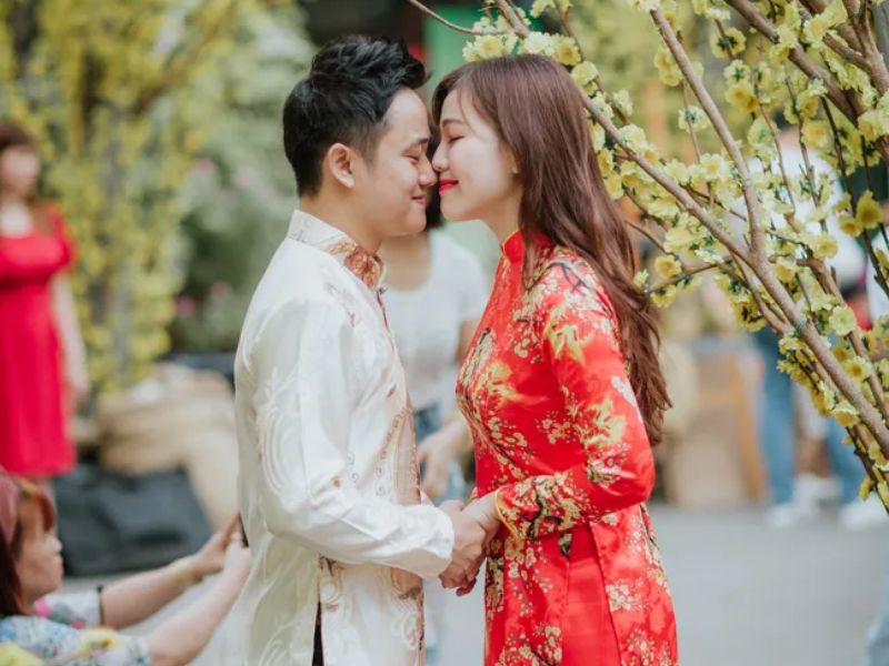Bên cạnh người yêu ngày tết
