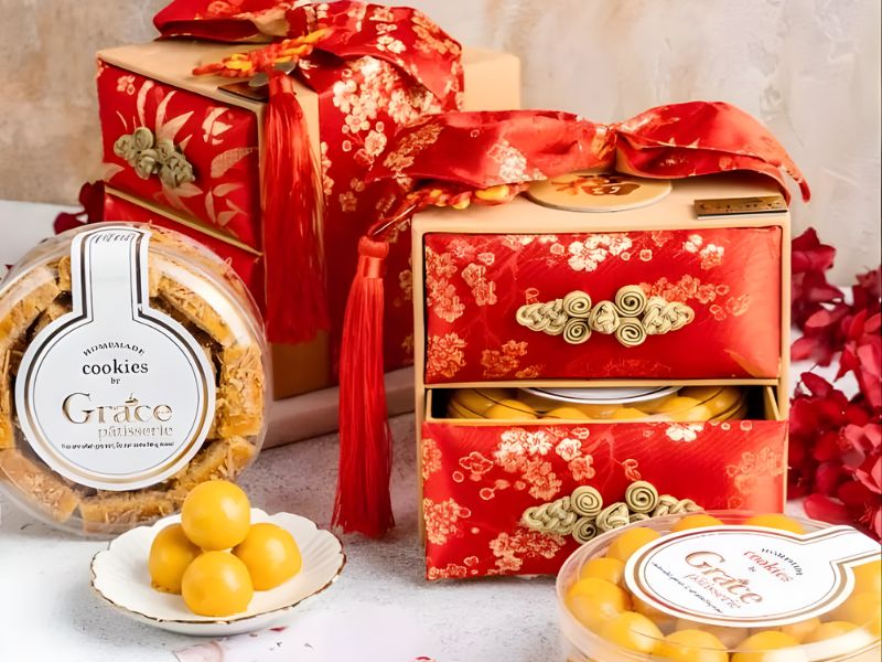 Hộp quà Tết độc lạ bằng gấm