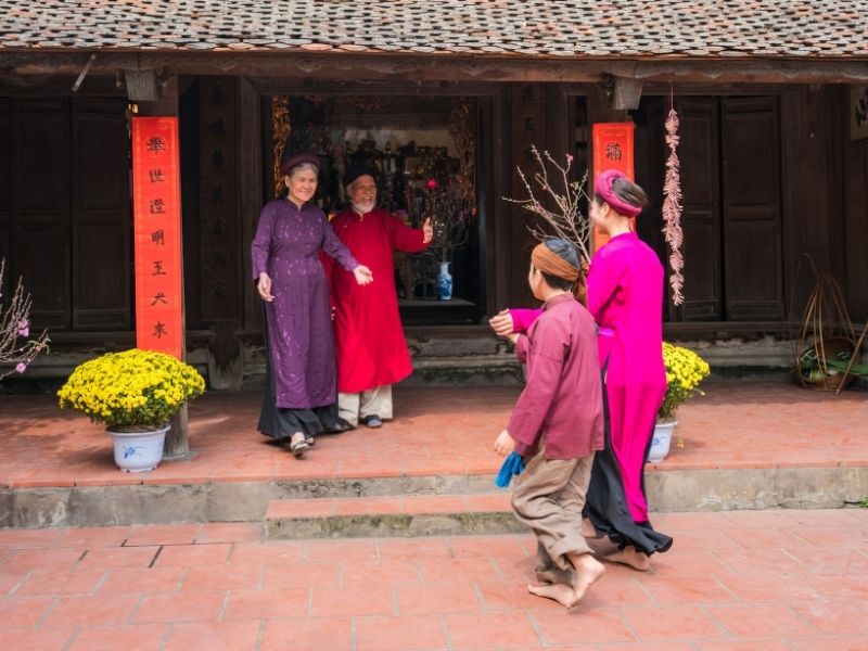 Khái niệm và ý nghĩa của xông đất đầu năm