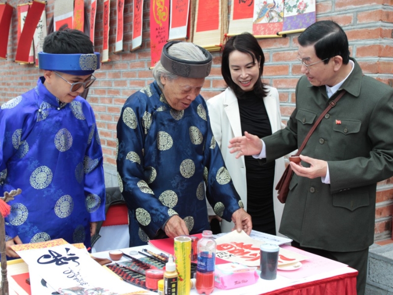 phong tục khai bút đầu xuân