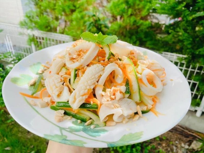 Gỏi mực sốt thái