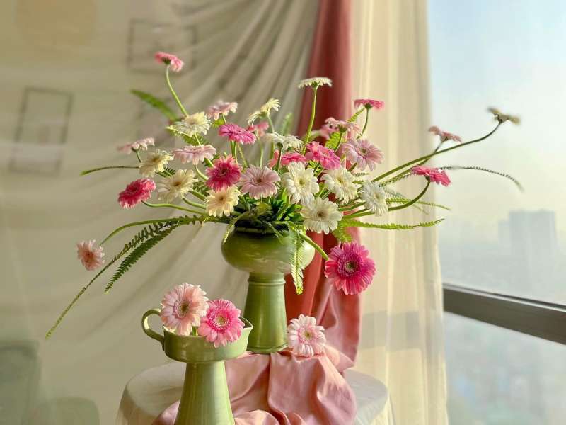 Mẫu cắm hoa đồng tiền chưng bàn thờ Tết
