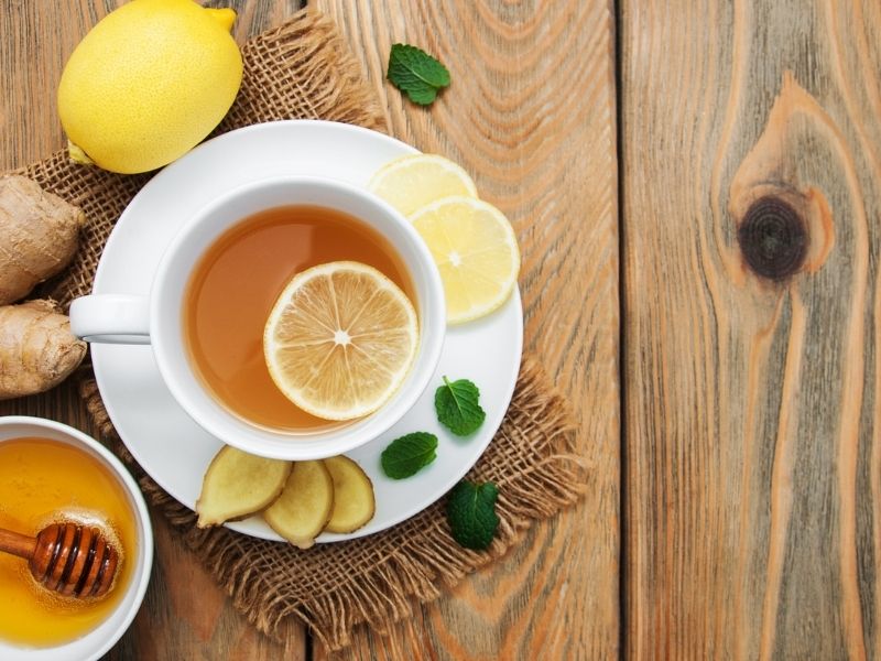 Cách giải rượu bia với nước chanh ấm