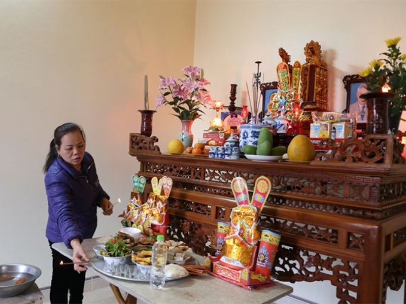 ăn mặc chỉnh tề khi cúng ông Công ông Táo