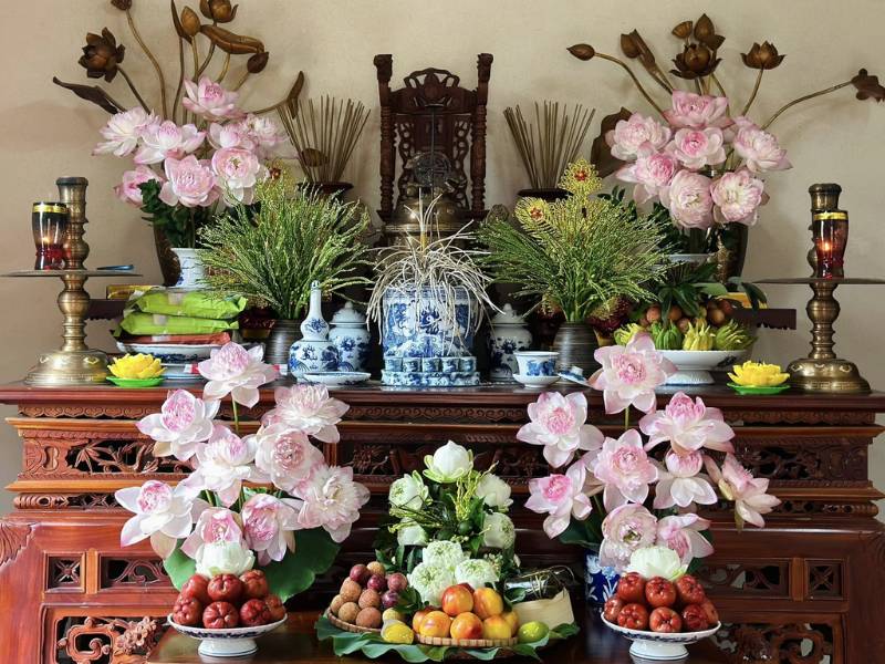 Cách bày bàn thờ gia tiên ngày Tết chiêu tài