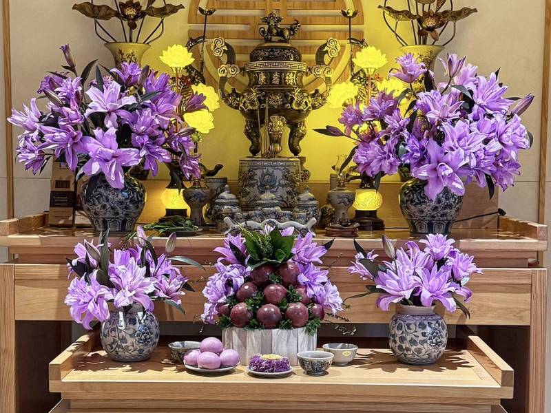 Trang trí bàn thờ gia tiên ngày Tết miền Bắc