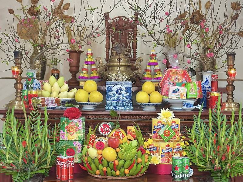 Trang trí bàn thờ gia tiên ngày Tết sang trọng