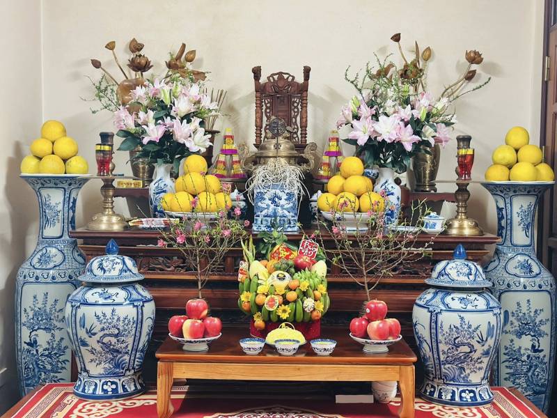 Cách bài trí bàn thờ gia tiên ngày Tết