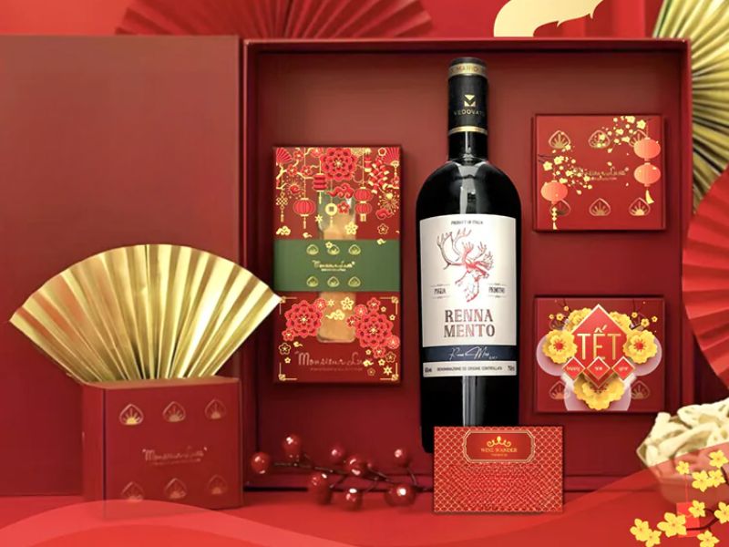 rượu trong giỏ quà tết