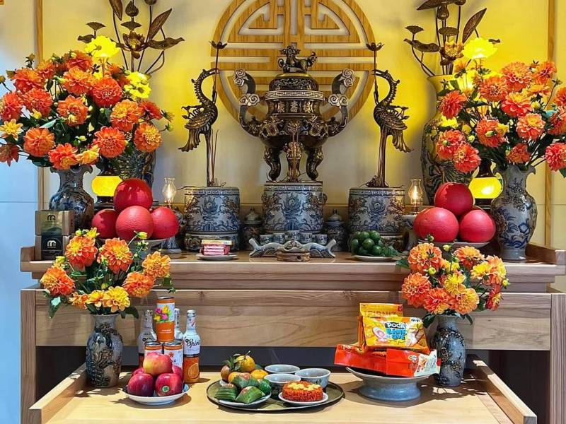 Trang trí bàn thờ gia tiên ngày Tết theo mệnh